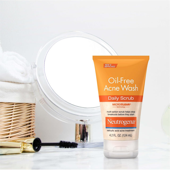 Neutrogena Oil-Free Acne Face Scrub, 2% Salicylic Acid Acne Treatment Medicine, Daily Face Wash to Help Prevent Breakouts, Oil Free Exfoliating Facial Cleanser for Acne-Prone Skin, 4.2 Fl. Oz